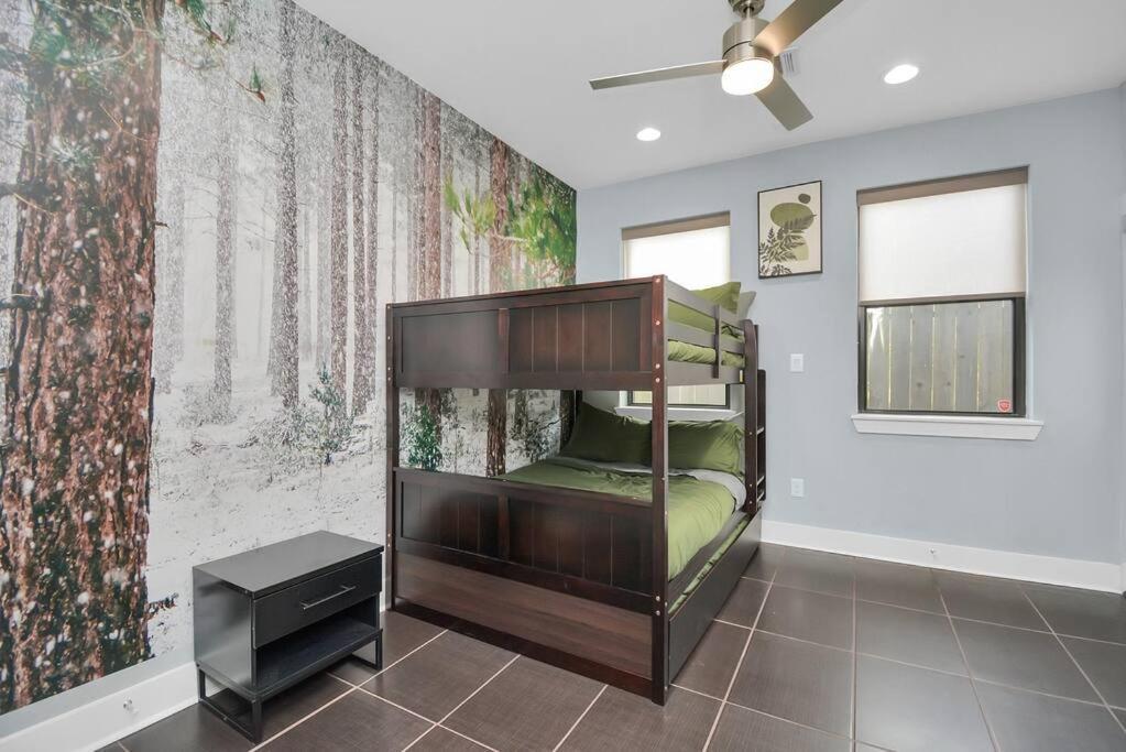 Skyline Views - Sleeps 10 Home Near Downtown Χιούστον Εξωτερικό φωτογραφία