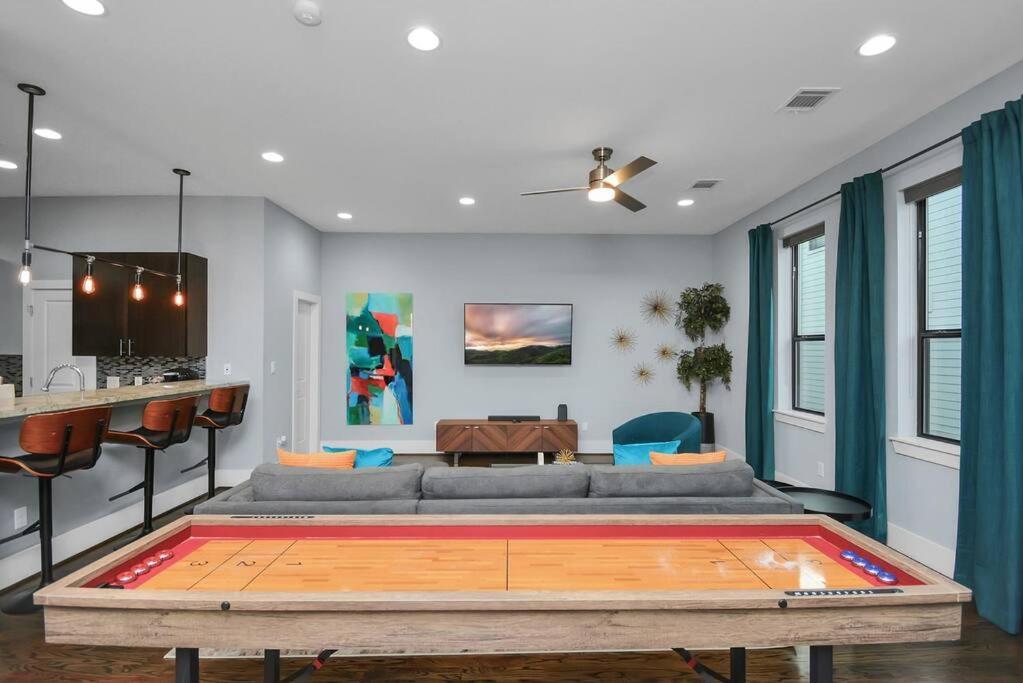 Skyline Views - Sleeps 10 Home Near Downtown Χιούστον Εξωτερικό φωτογραφία