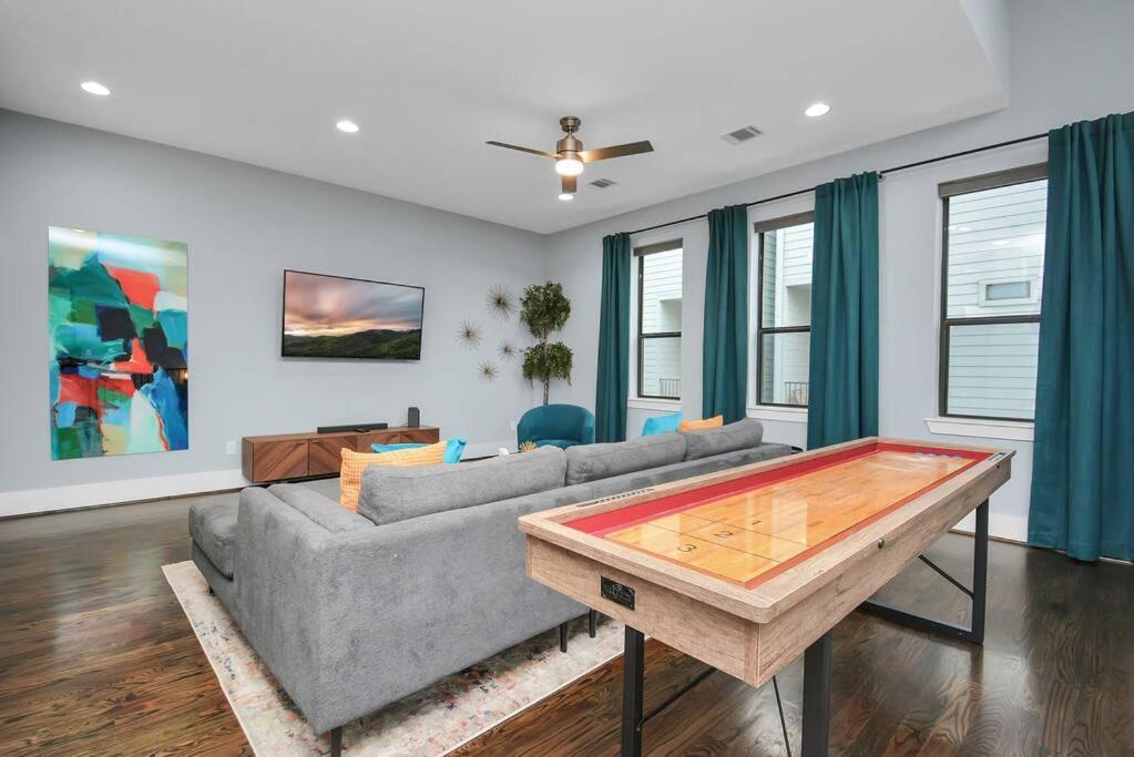 Skyline Views - Sleeps 10 Home Near Downtown Χιούστον Εξωτερικό φωτογραφία