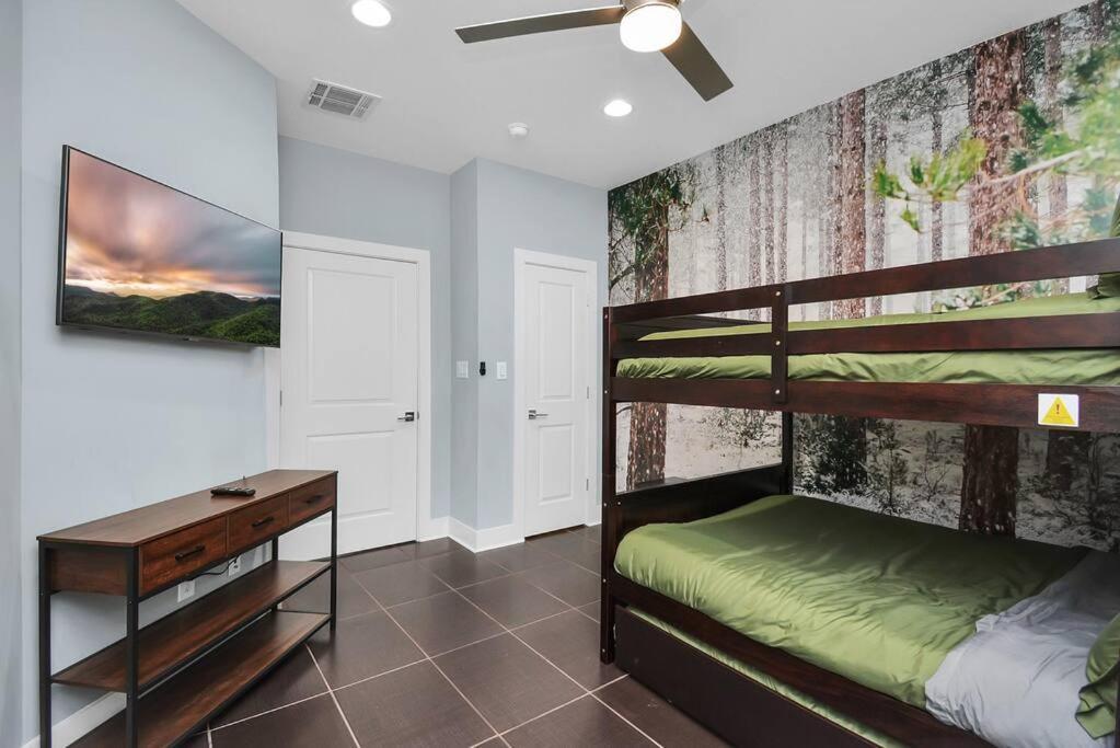 Skyline Views - Sleeps 10 Home Near Downtown Χιούστον Εξωτερικό φωτογραφία