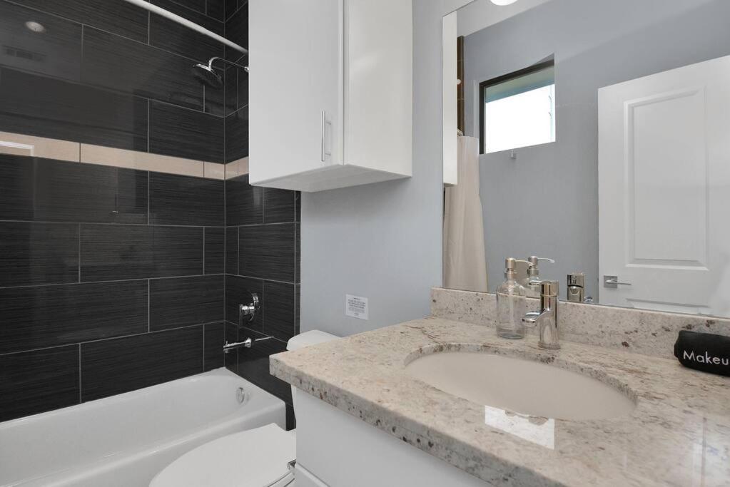 Skyline Views - Sleeps 10 Home Near Downtown Χιούστον Εξωτερικό φωτογραφία